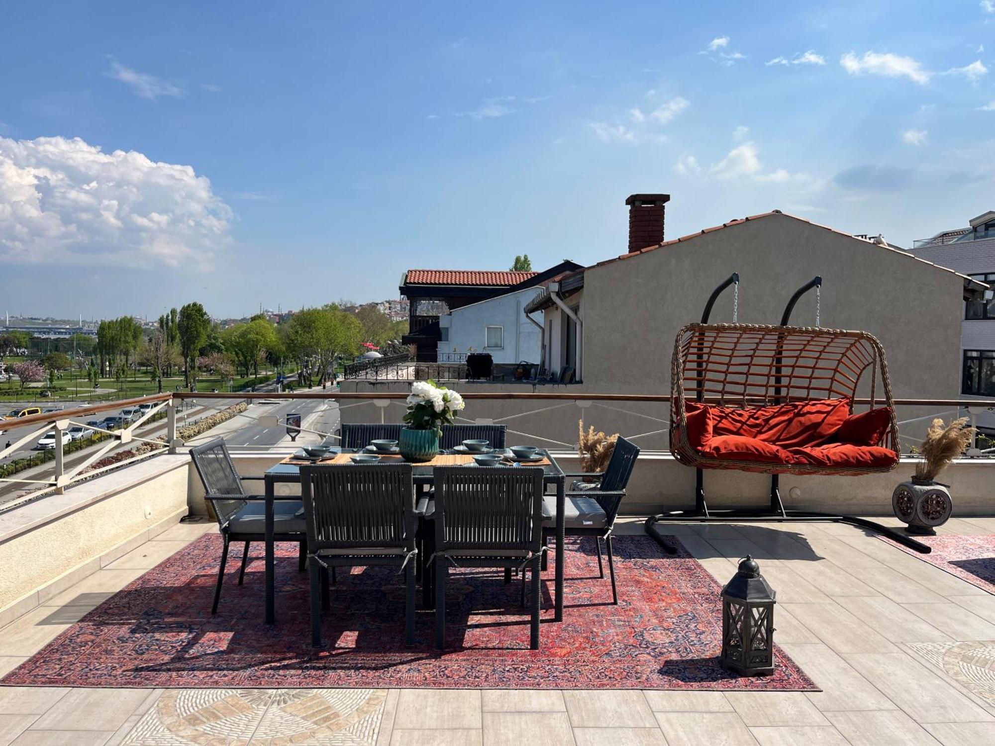 Waterfront By The Tram - Terrace With Dome & Golden Horn View In Fatih