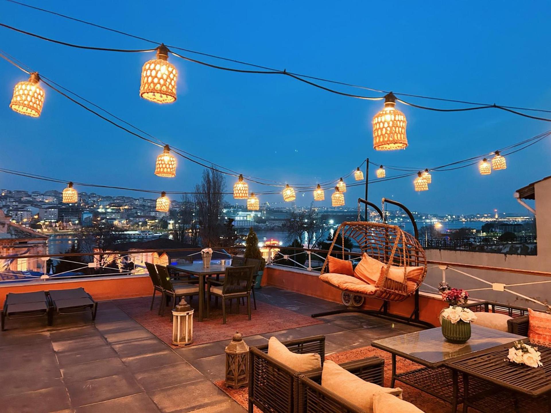 Waterfront By The Tram - Terrace With Dome & Golden Horn View In Fatih Appartement
