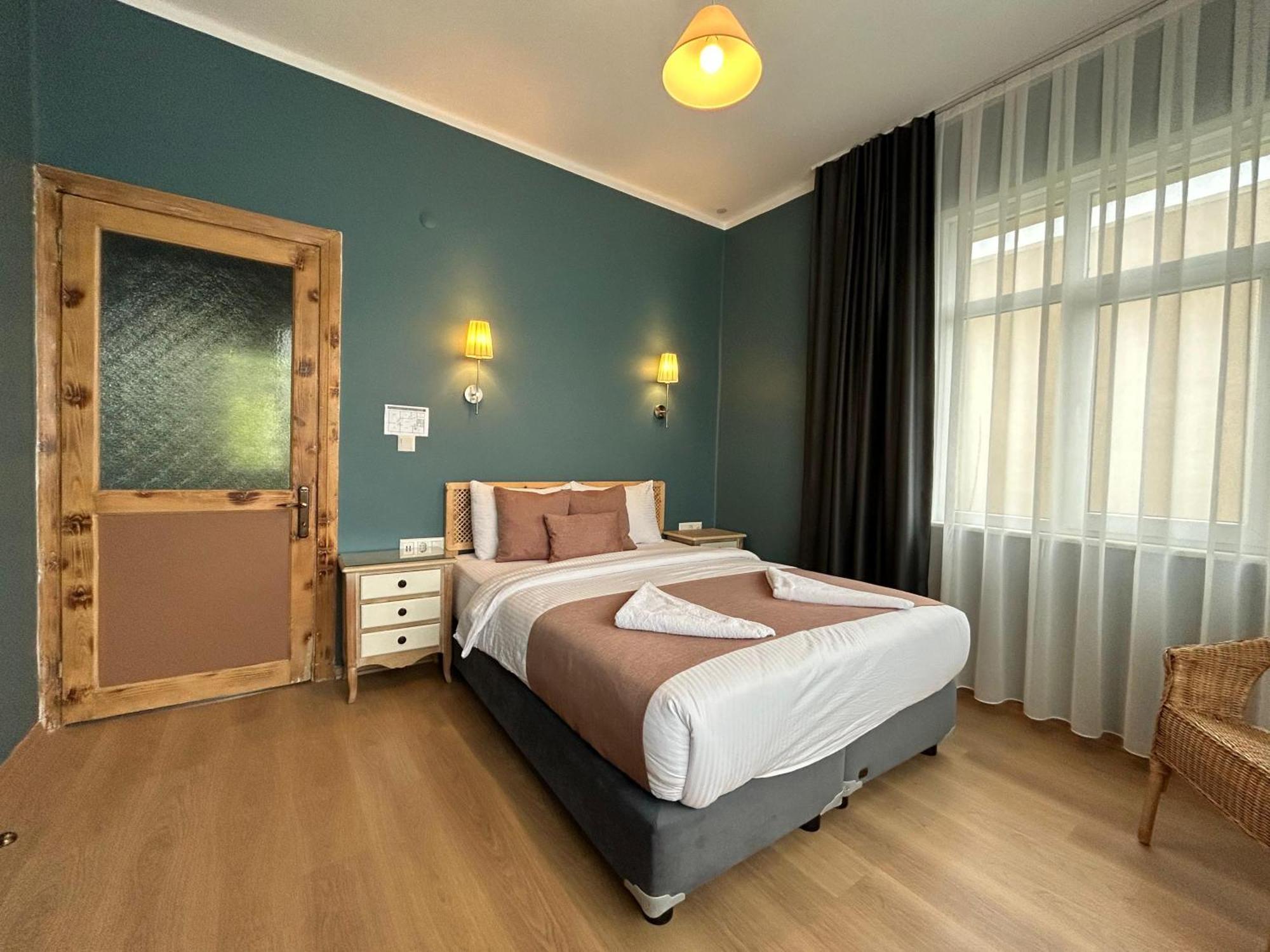 Appartement Waterfront By The Tram - Terrace With Dome & Golden Horn View In Fatih Istanboel