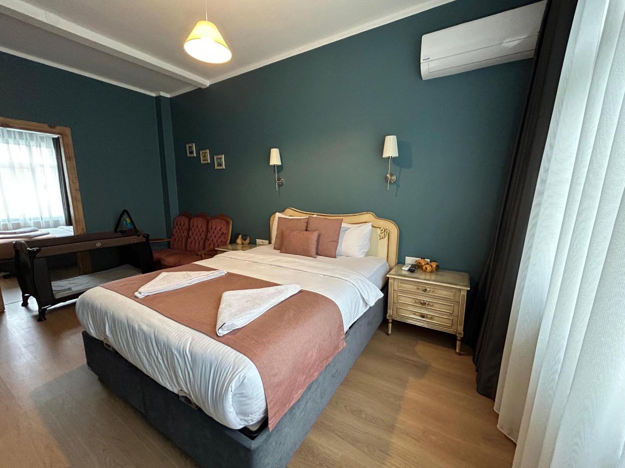 Appartement Waterfront By The Tram - Terrace With Dome & Golden Horn View In Fatih Istanboel